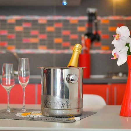 Bluebenalmadena 200Meters From The Beach With Jacuzzi And Rooftop Terrace (Adults Only) Eksteriør billede